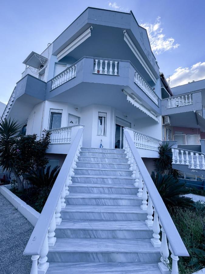 Coastline Apartment Néa Péramos Exterior foto