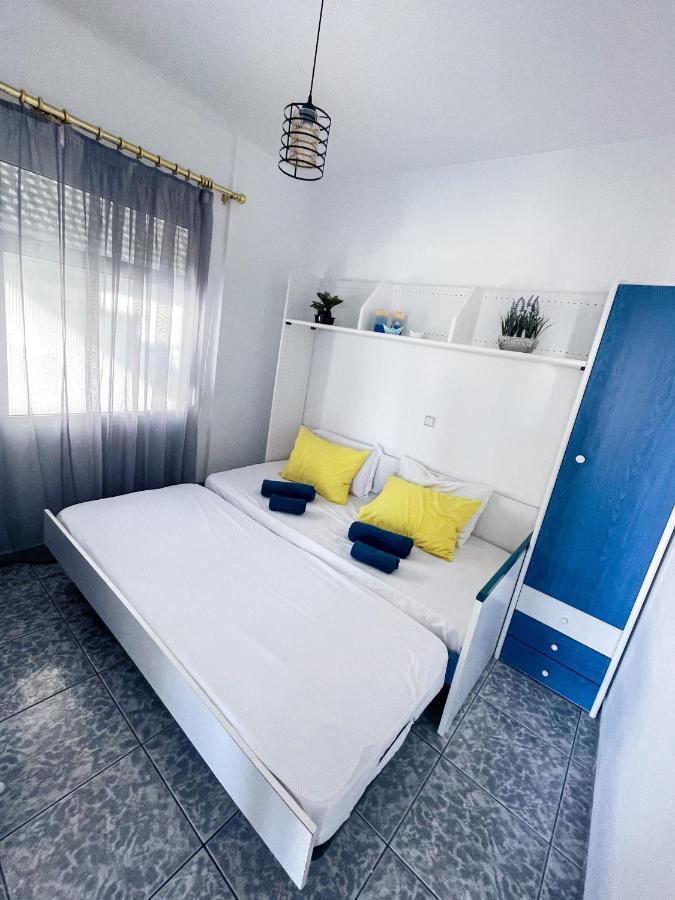 Coastline Apartment Néa Péramos Exterior foto