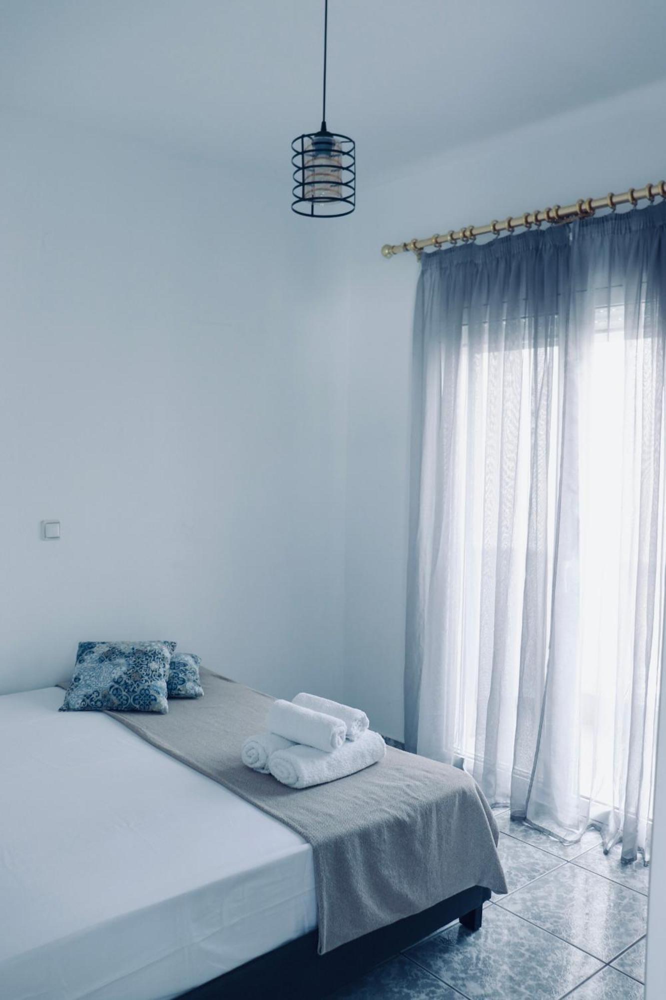 Coastline Apartment Néa Péramos Exterior foto
